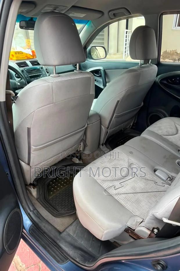 Toyota RAV4 2.5 4x4 2012 Blue