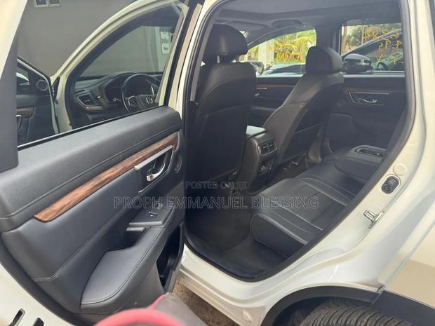 Honda CR-V Touring AWD 2018 Pearl