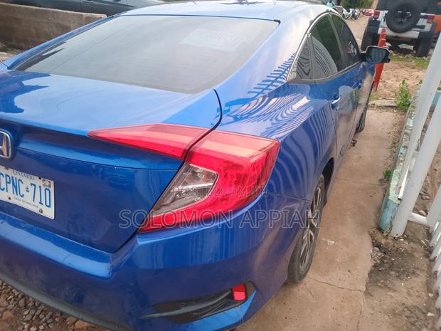 Honda Civic 2018 Blue