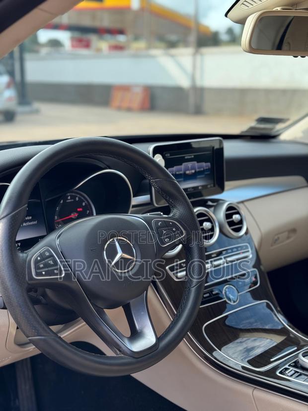 Mercedes-Benz C300 2017 Blue