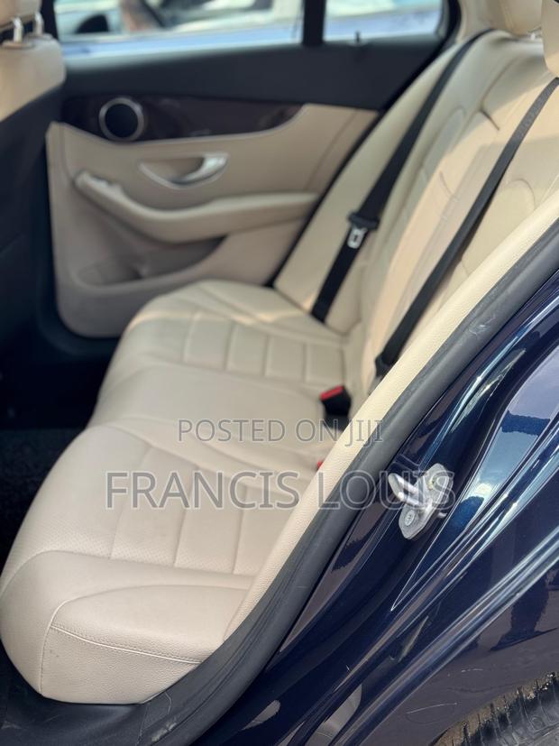 Mercedes-Benz C300 2017 Blue