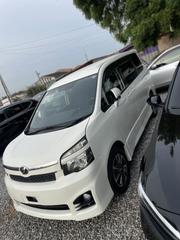 Toyota Voxy 2012 White for sale