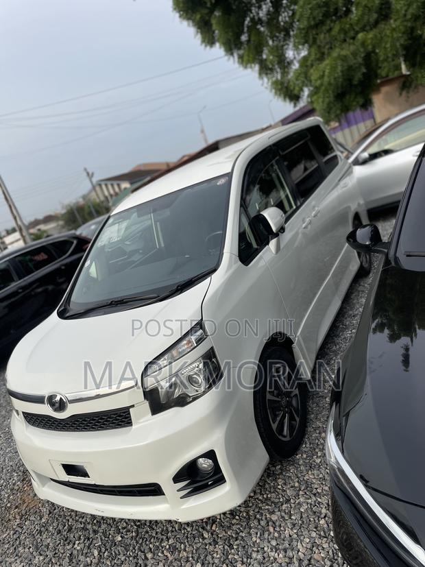 Toyota Voxy 2012 White