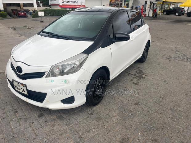 Toyota Yaris 2012 White