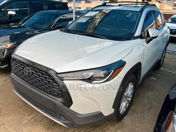Toyota Corolla Cross 2.0 Petrol AWD 2022 White