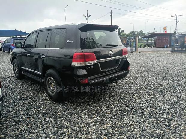 Toyota Land Cruiser 5.7 V8 VX-S 2014 Black