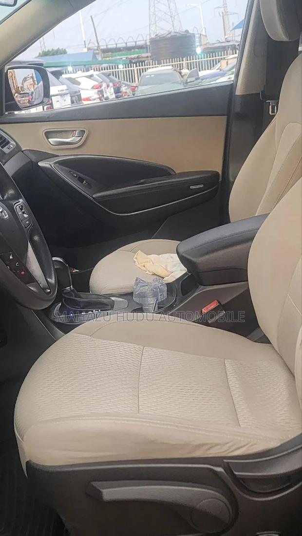 Hyundai Santa Fe SE AWD 2018 Gray