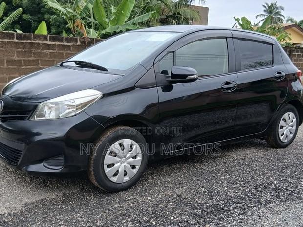 Toyota Vitz 1.0 FWD 3dr 2013 Black