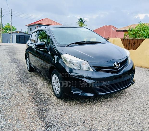 Toyota Vitz 1.0 FWD 3dr 2013 Black