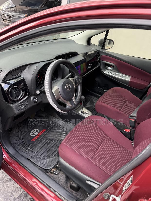 Toyota Vitz 1.3 FWD 5dr 2015 Burgundy