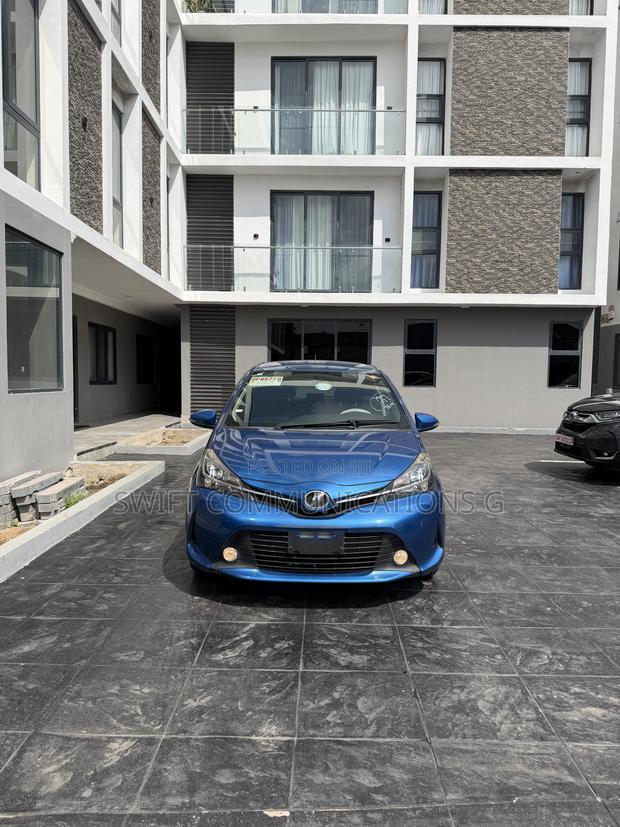 Toyota Vitz 1.3 FWD 5dr 2015 Blue