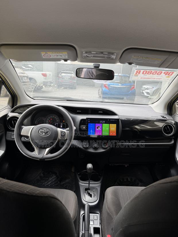 Toyota Vitz 1.3 FWD 5dr 2015 Yellow