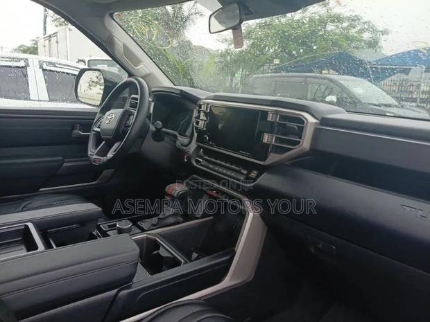 Toyota Tundra SR5 2022 Green