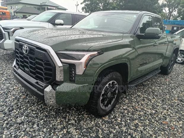Toyota Tundra SR5 2022 Green