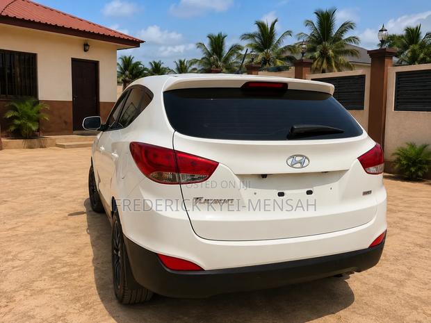 Hyundai Tucson 2012 White