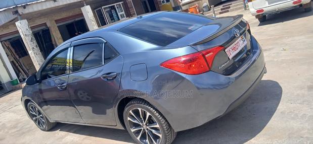 Toyota Corolla 2017 Gray
