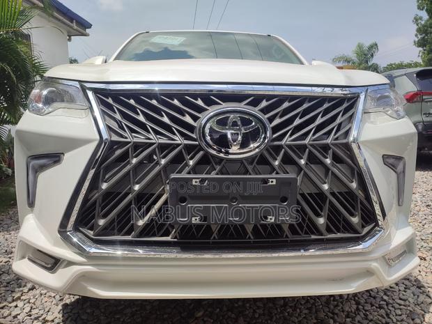 Toyota Fortuner 2.7 AWD 2018 White