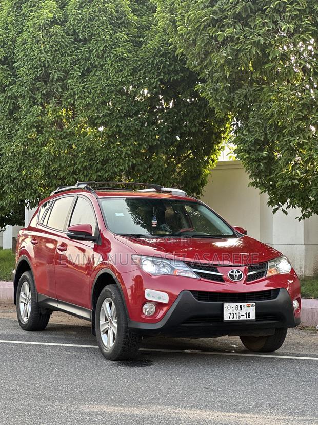 Toyota RAV4 XLE 4dr SUV (2.5L 4cyl 6A) 2015 Red