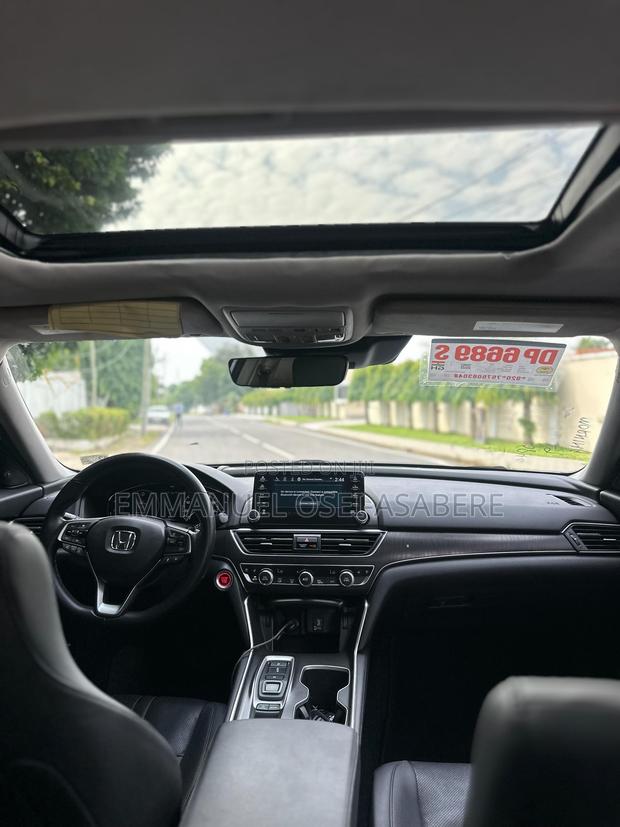 Honda Accord Touring 2.0T 2020 White