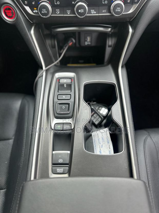 Honda Accord Touring 2.0T 2020 White