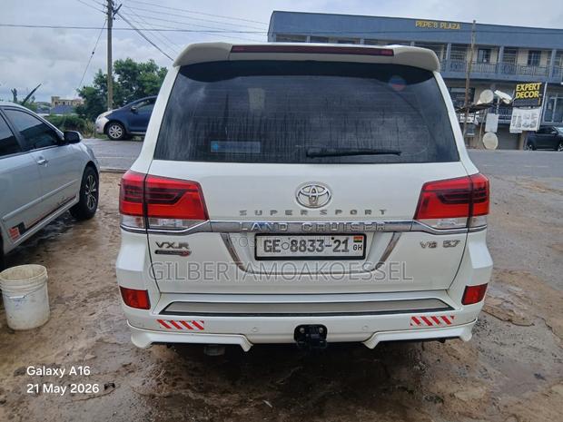 Toyota Land Cruiser 2020 White