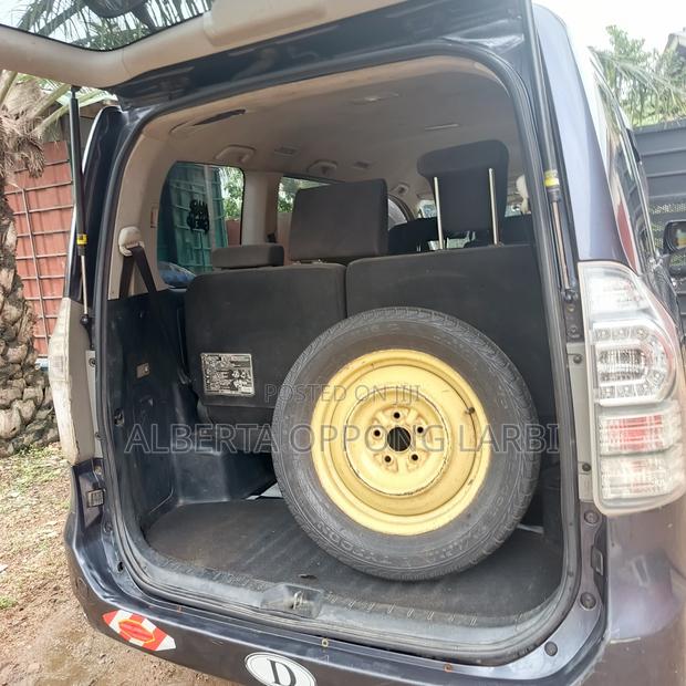 Toyota Voxy 2010 Black
