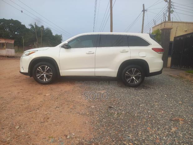 Toyota Highlander LE 4x2 (2.7L 4cyl 6A) 2017 White