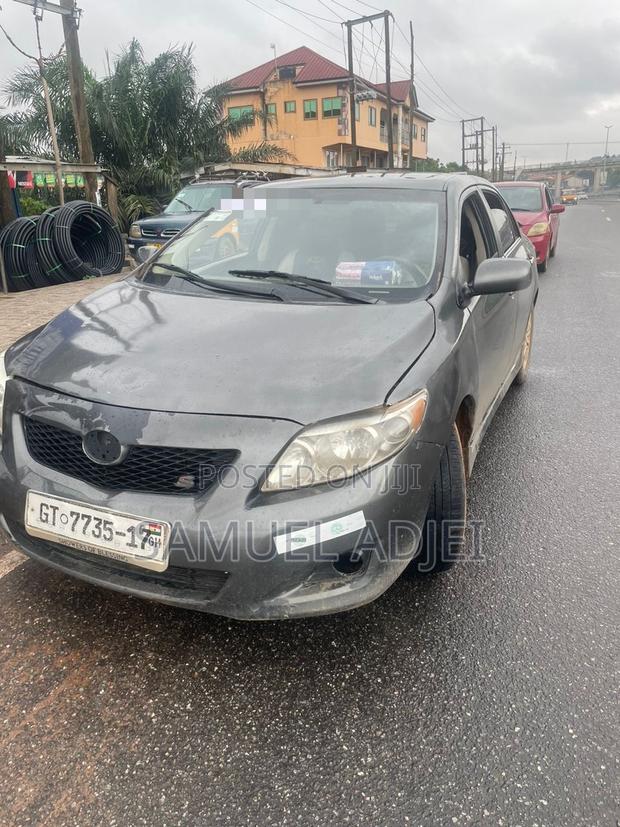 Toyota Corolla 2010 Gray