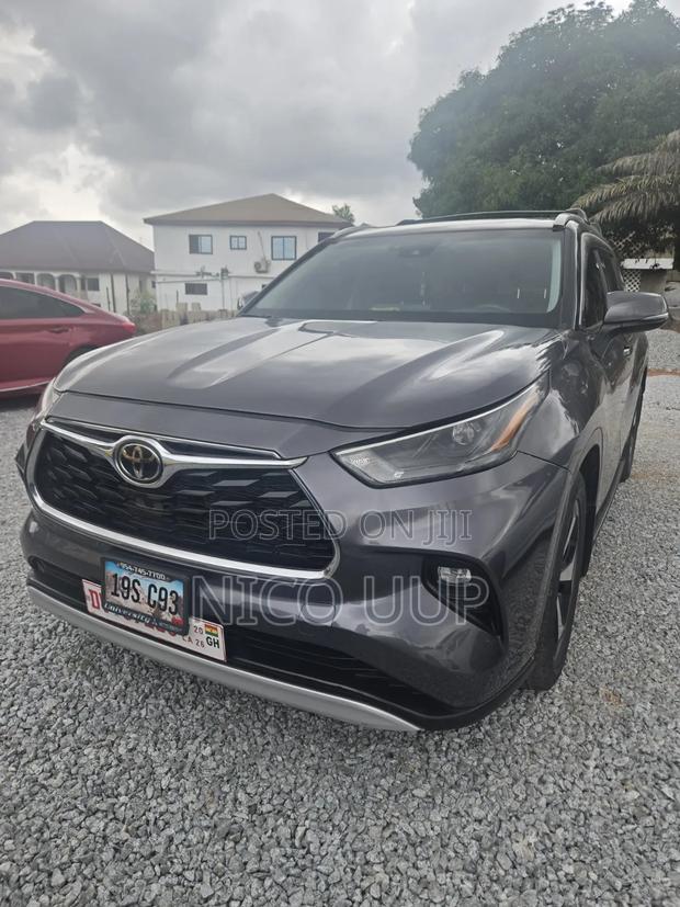 Toyota Highlander 2022 Gray