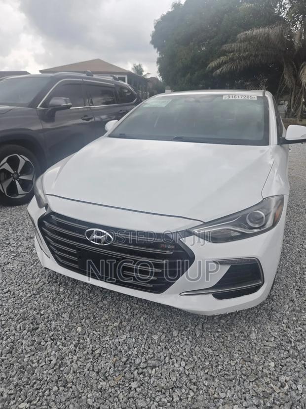 Hyundai Elantra 2018 White