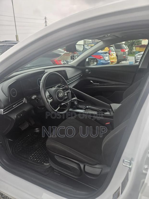 Hyundai Elantra 2025 White
