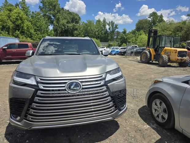 New Lexus LX 600 2025 Silver