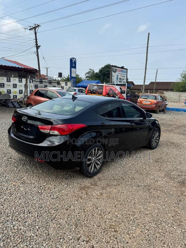 Hyundai Elantra 2012 Black