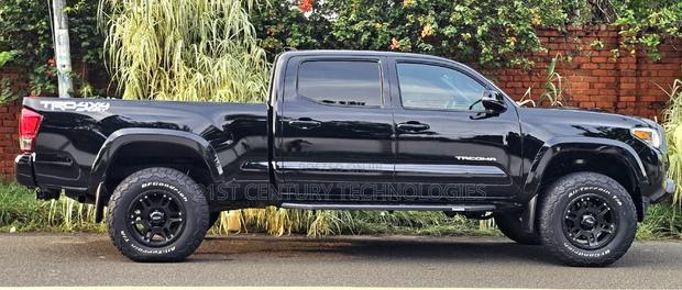 Toyota Tacoma 2017 Black