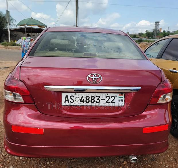 Toyota Belta 2010 Red