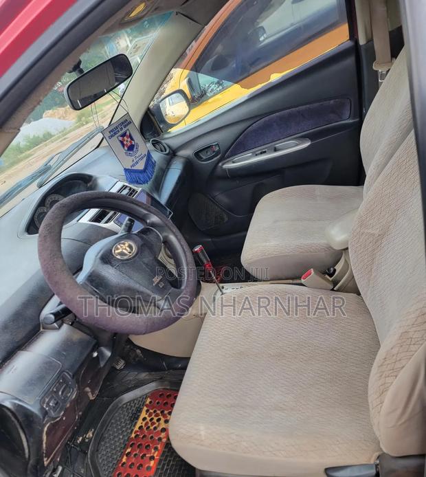 Toyota Belta 2010 Red