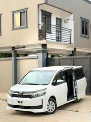 Toyota Voxy 2015 White for sale