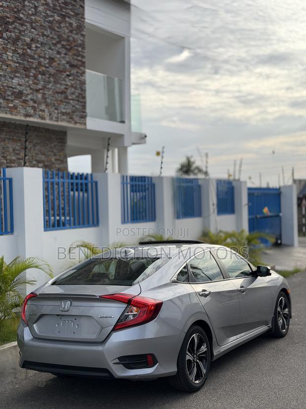 Honda Civic Touring 4dr Sedan (1.5L 4cyl) 2017 Silver