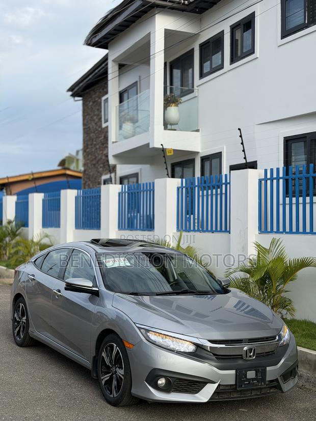 Honda Civic Touring 4dr Sedan (1.5L 4cyl) 2017 Silver