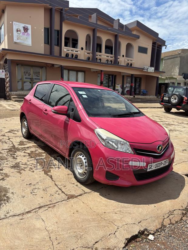 Toyota Vitz 1.0 FWD 3dr 2013 Pink