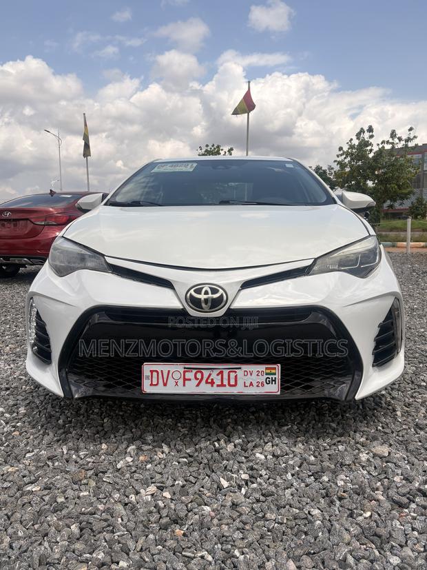 Toyota Corolla SE 4dr Sedan (1.8L 4cyl CVT) 2017 White
