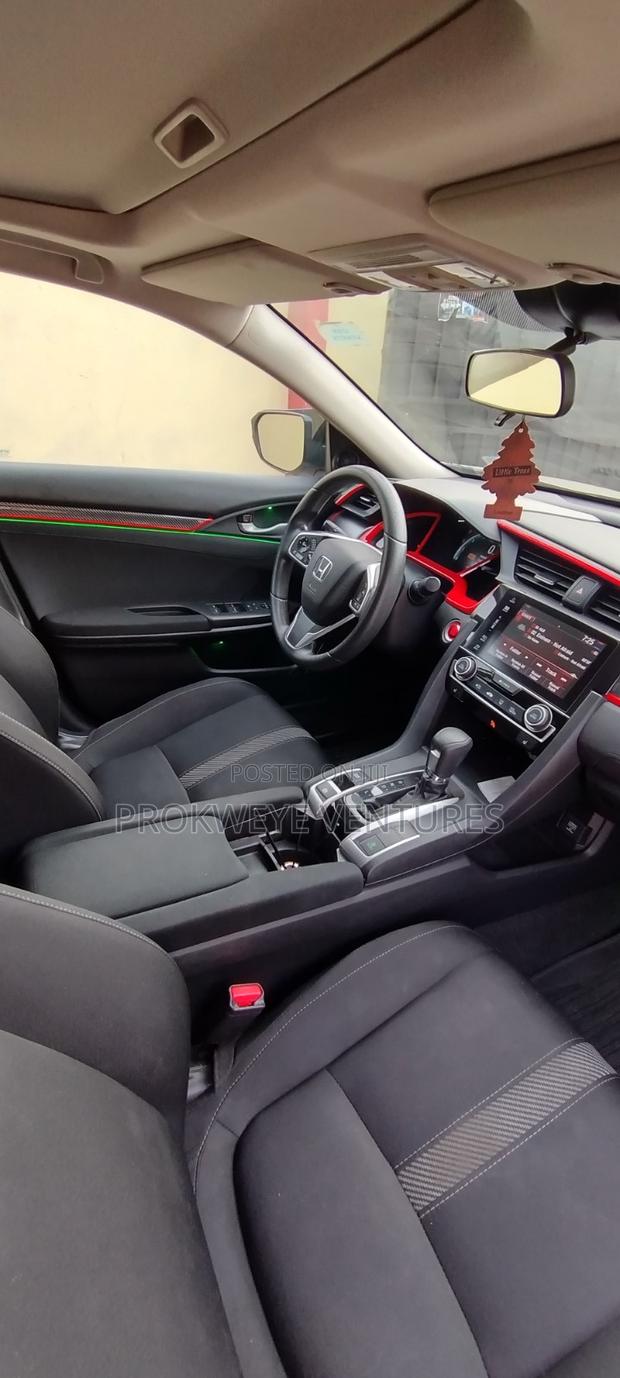 Honda Civic Touring Sedan 2019 Gray