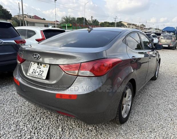 Hyundai Elantra GLS Sedan FWD (1.8L 4cyl 6A) 2013 Gray