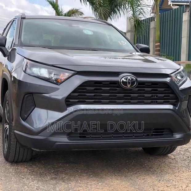 Toyota RAV4 2021 Gray