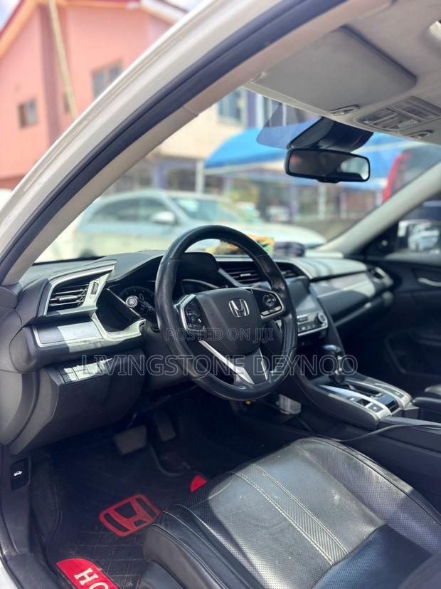 Honda Civic Touring 4dr Sedan (1.5L 4cyl) 2016 White