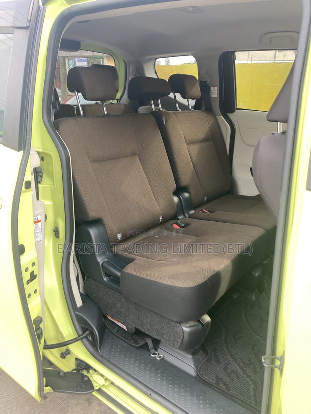 Toyota Sienta 1.5 AWD (6-seater) 2017 Green