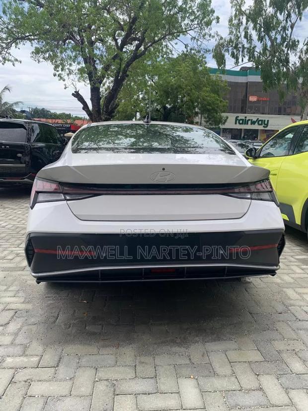 New Hyundai Elantra 2024 White
