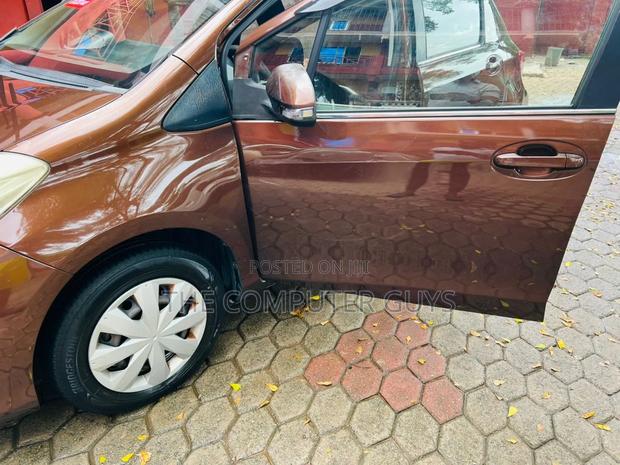 Toyota Vitz 1.0 FWD 3dr 2012 Gray