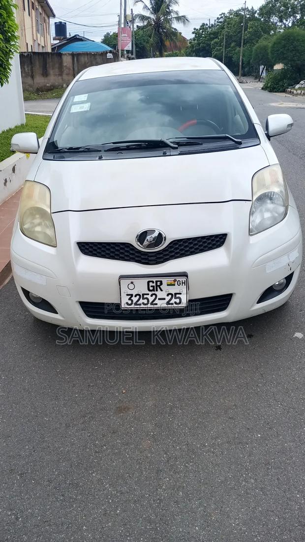 Toyota Vitz 1.3 AWD 5dr 2010 White