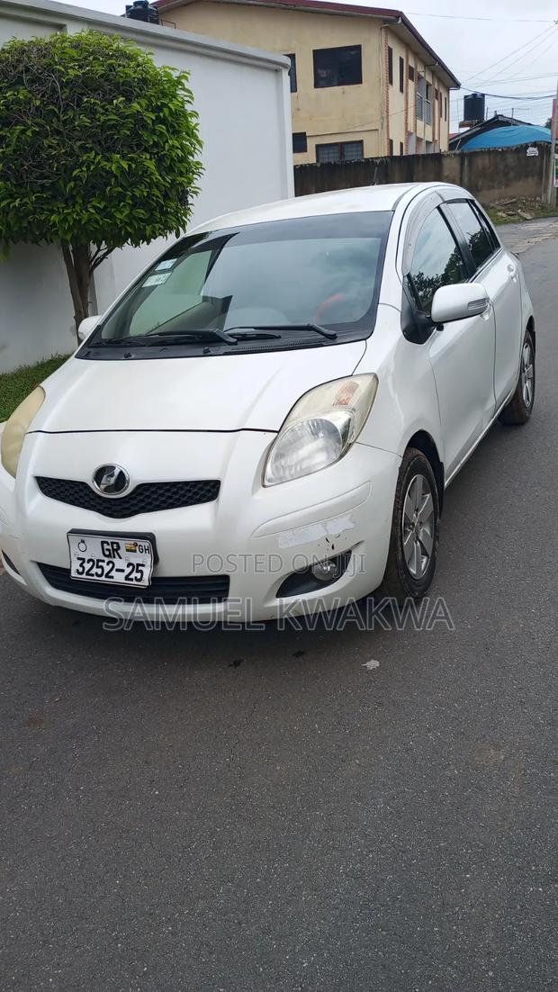 Toyota Vitz 1.3 AWD 5dr 2010 White
